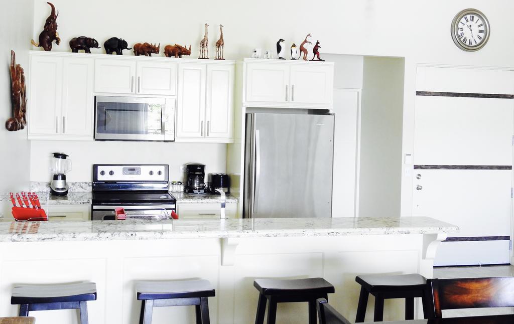 The Elephant Castle Front Penthouse * Manuel Antonio